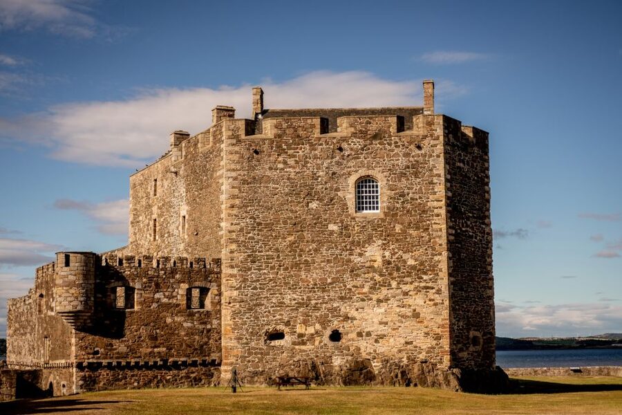 4-Day Outlander Trail From Edinburgh - Day four: Falkland, Culross, and Jamie’s home