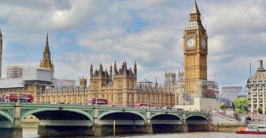4-Hour Private Tour of London in a Panoramic Black Cab - Royal ceremonies at St James’s Palace and Buckingham Palace