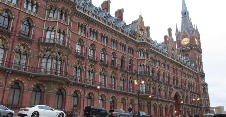 A Muggle's Guide to London: Harry Potter Walking Tour - Beginning outside Temple Underground station