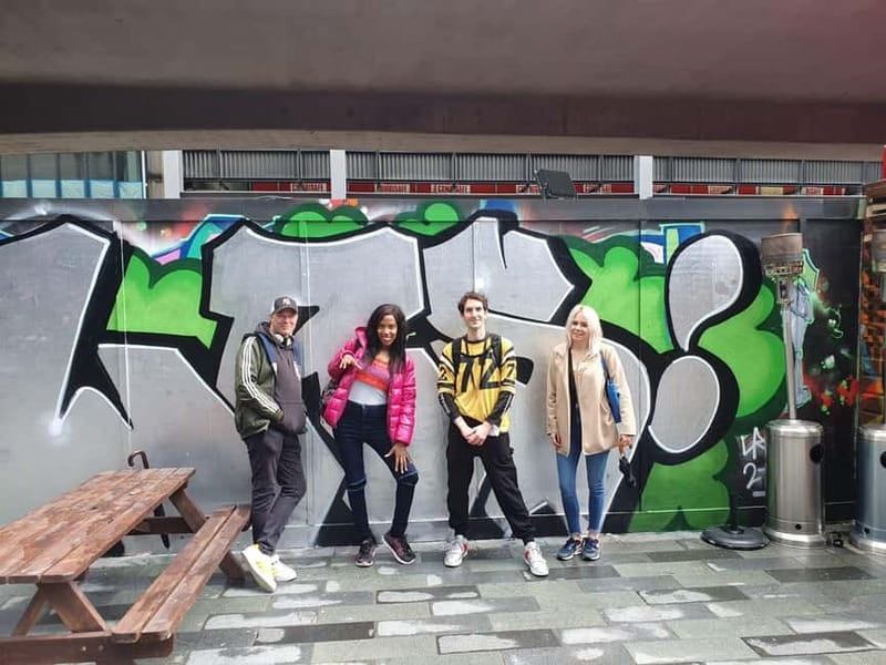 ADVANCED GRAFFITI STREET ART TOUR / SHOREDITCH / EAST LONDON - The Team Robbo and Banksy conflict