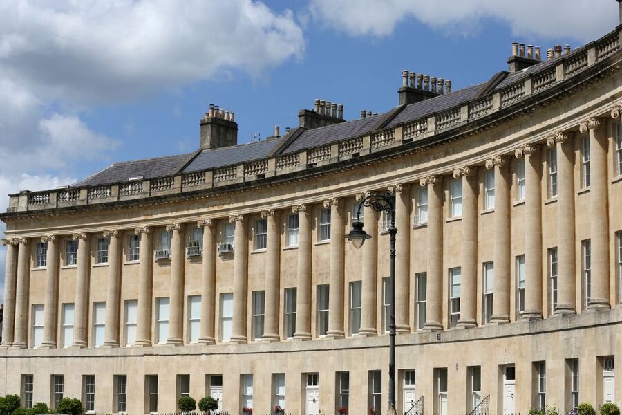 Bath: Bridgerton Filming Locations Walking Tour with Music - Music, headsets, and the guide’s role