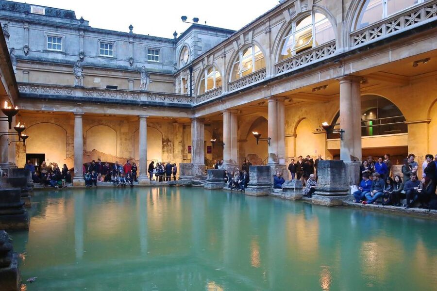 Bath: City Walking Tour with Optional Roman Baths Entry - Starting at Bath Abbey in the City Centre