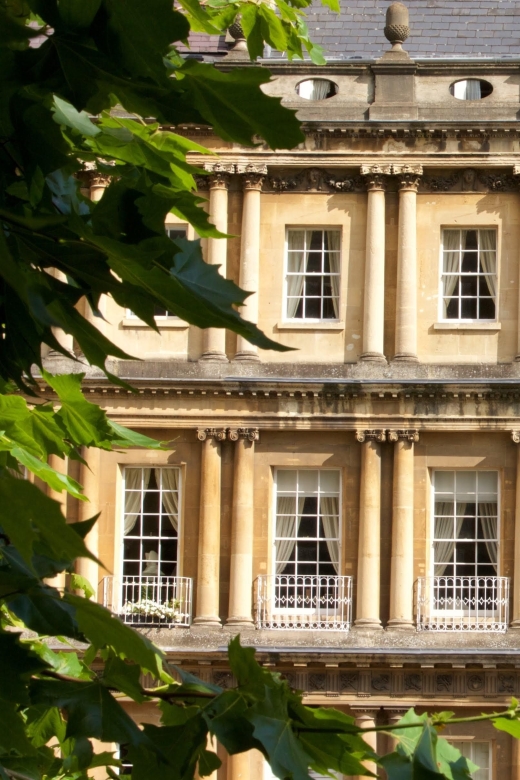 Bath: Guided Walking Tour - The Circus and Bath’s architectural confidence