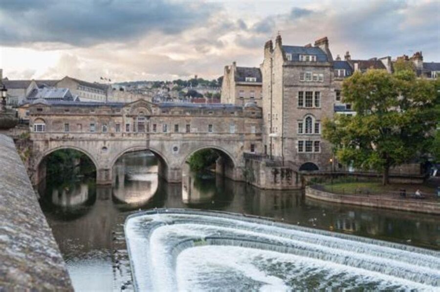 Bath: Local Pubs & Historic Sights Walking Tour (3h) - The Circus, the Assembly Rooms, and Georgian daily life