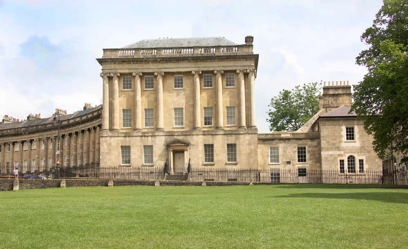 Bath: Private Bridgerton Walking Tour for upto 20 people - Royal Crescent and Bath’s Georgian style