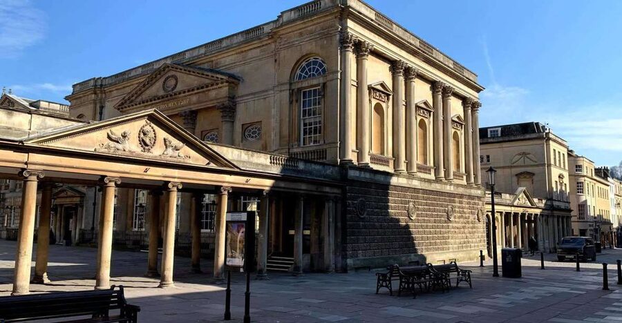 Bath: Private Unconventional History of Bath Walking Tour - Starting beside Bath Abbey