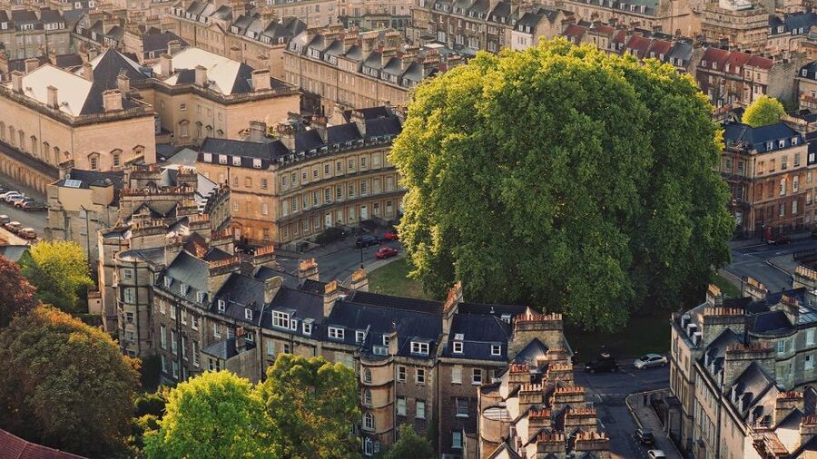 Bath: Private Walking Tour - Starting outside Bath Abbey