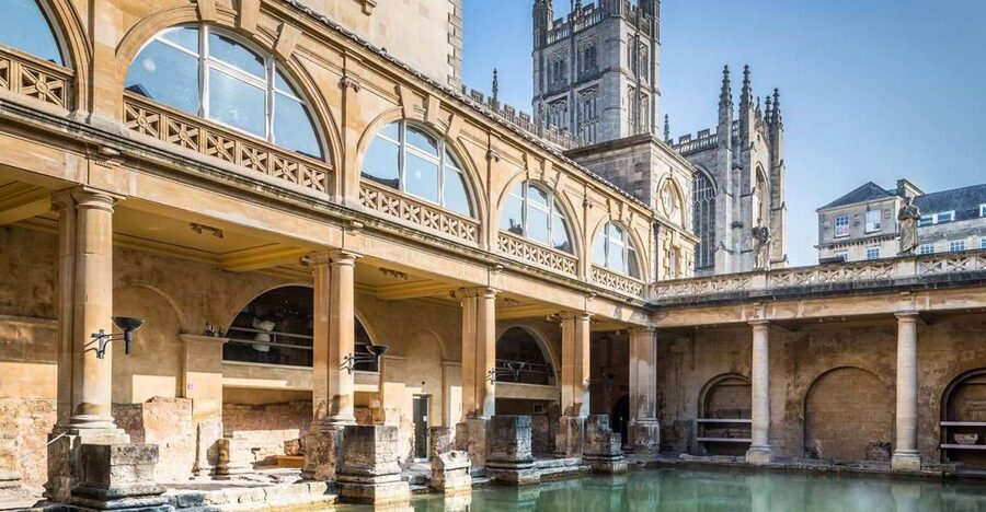 Bath: Private Walking Tour - Thermae Bath Spa and modern Bath