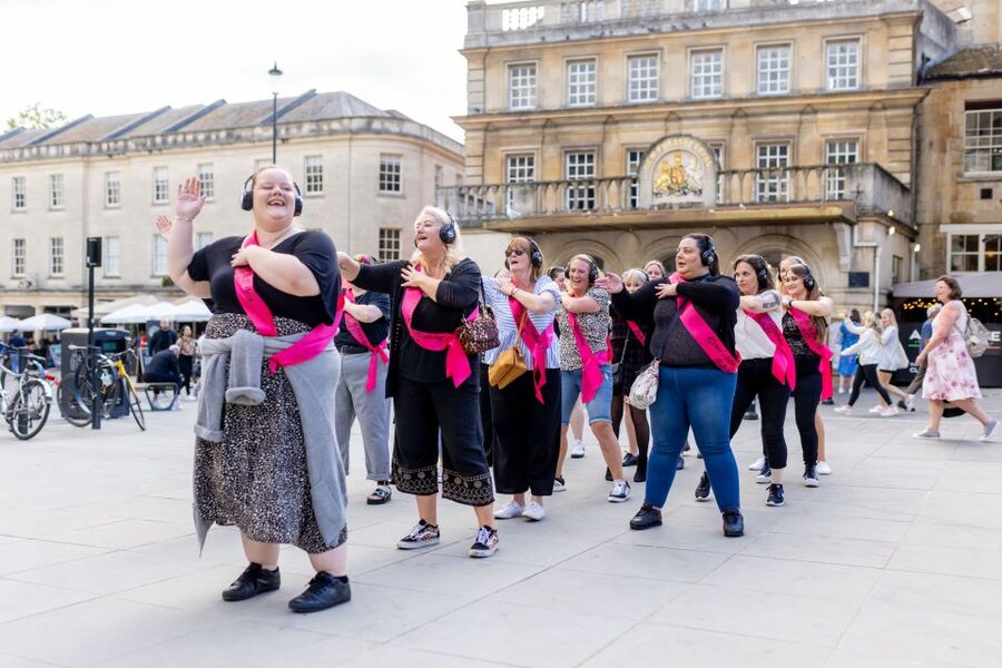 Bath: Silent Disco Guided Walking Tour - Bath sightseeing with a beat