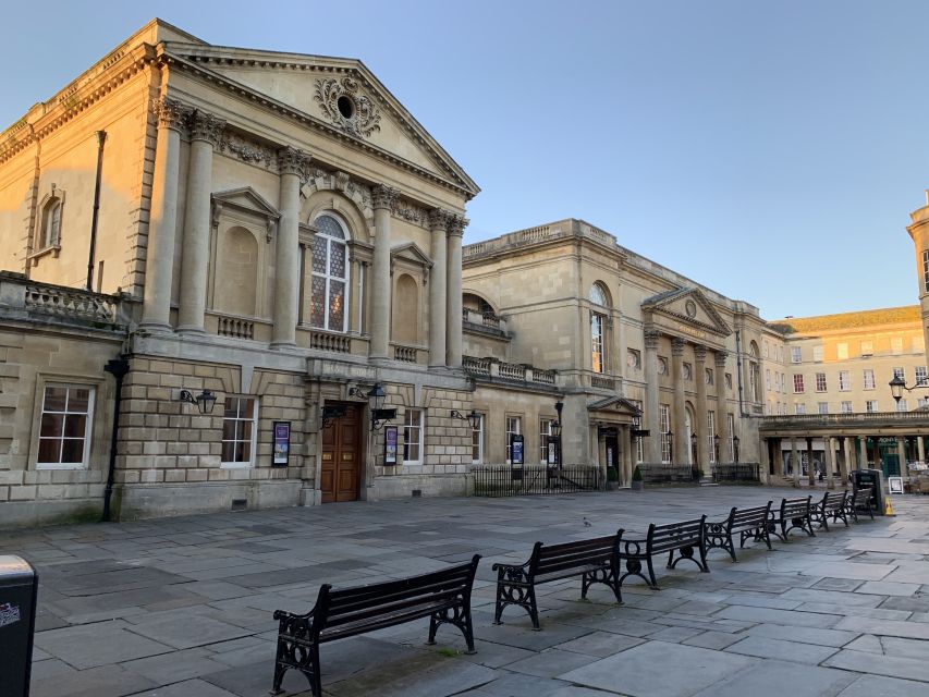 Bath: Walking Tour of Bath and Guided Tour of Bath Abbey - Pulteney Bridge and Bath’s hot springs