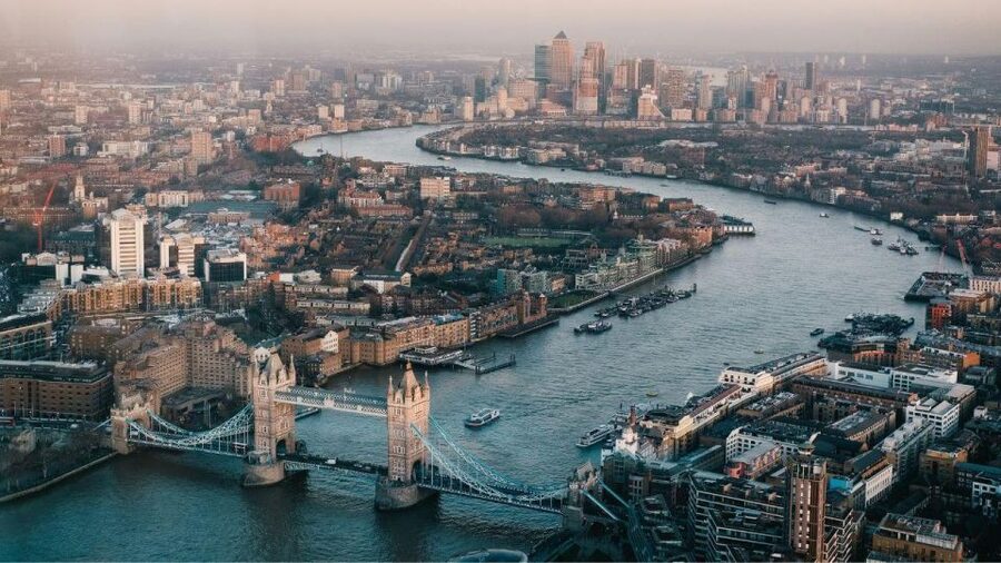 Best of London Walking Tour-3 Hours, Small Group max 10 - The quieter streets between the famous sights