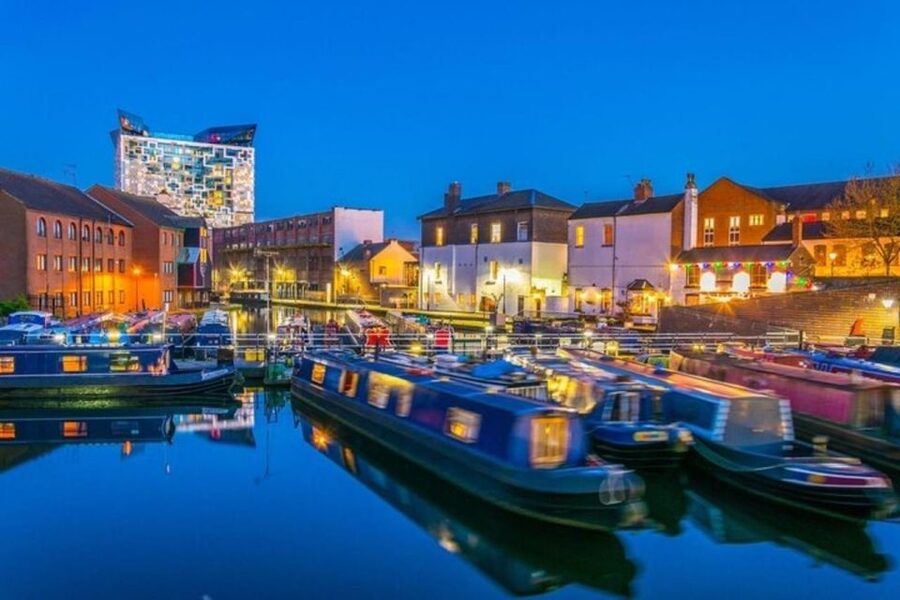 Birmingham : Private Custom Walking Tour With a Local Guide - Why a private Birmingham walk can work so well