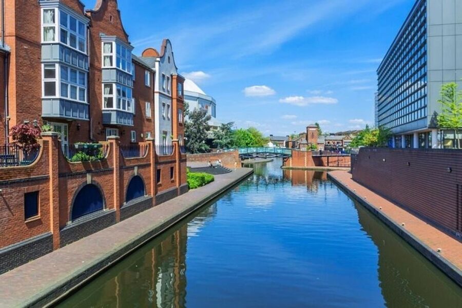 Birmingham : Private Custom Walking Tour With a Local Guide - Birmingham Museum & Art Gallery and Victoria Square