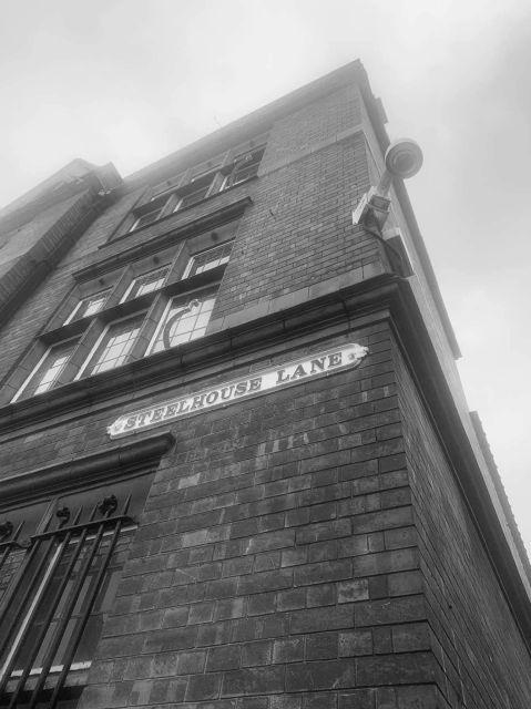 Birmingham: Slogging Gangs Guided Walking Tour - Meeting Edward Shelby across from the old fire station