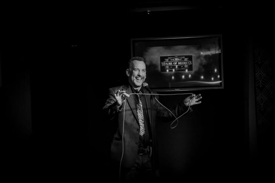 Blackpool: Family Magic Show with Award-Winning Magician - The opening: a friendly host, not just a magician