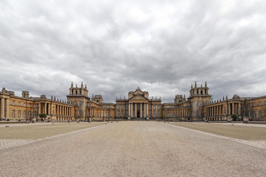 Blenheim Palace and Cotswold Private Tour with pass - Burford’s sloping High Street