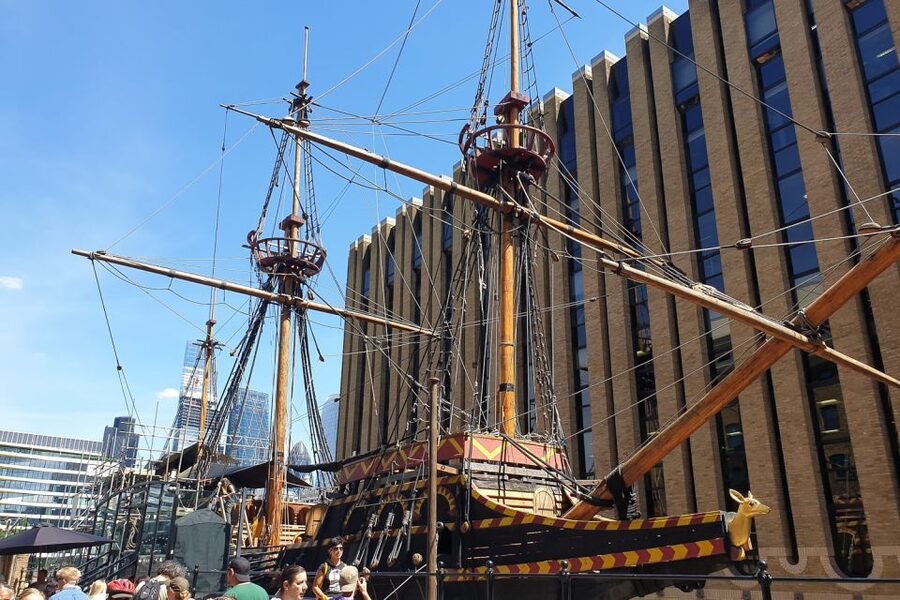 Booze, Brothels & the Bard: London's Bawdy Borough - Shakespeare’s Globe, old and new