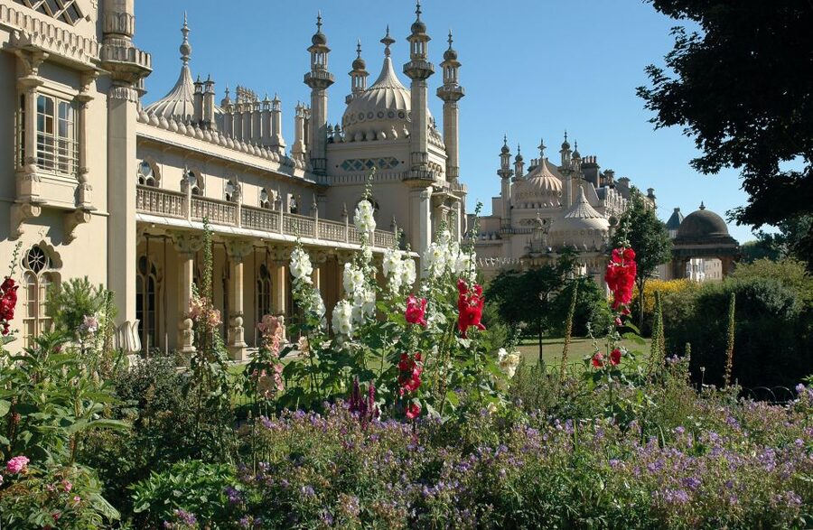 Brighton: Royal Pavilion Admission Ticket - How the audio guide and room staff shape the visit