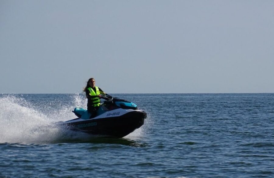 Brighton: Seven Sisters Jet Ski Guided Coastline Safari - What $242 per person really buys
