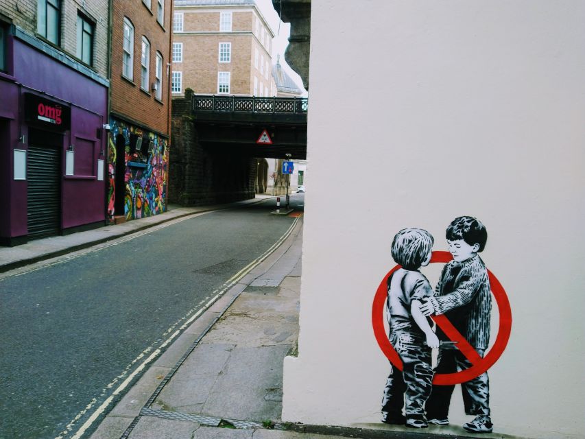 Bristol: Self-Guided Sightseeing Audio Tour - Bristol Bridge and the city’s first chapter