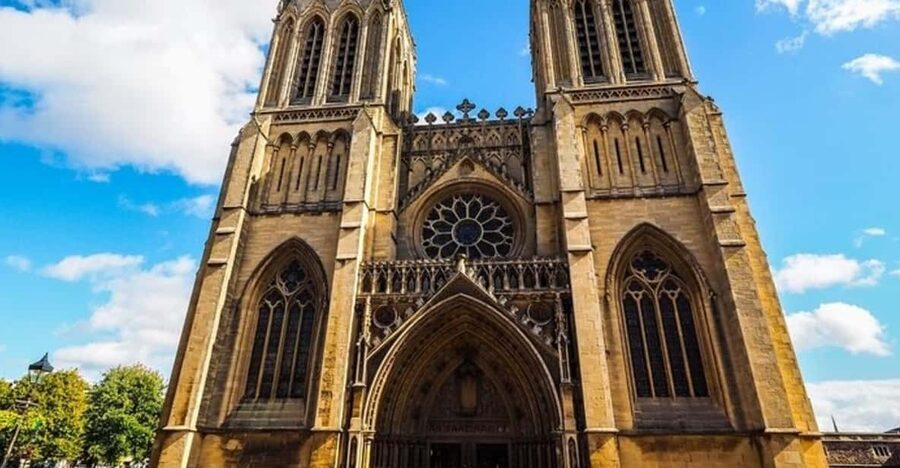 Bristol : Sightseeing Custom Tour with a Local Guide - St Nicholas Market for local flavor