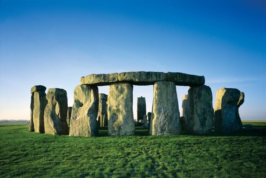 Buckingham Palace and Stonehenge Tour - Two British icons in one demanding day