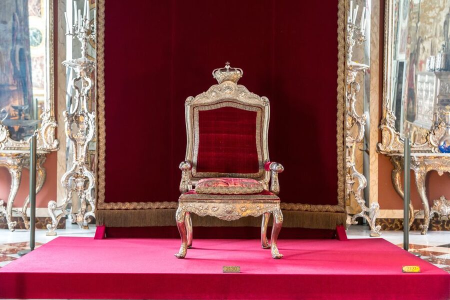 Buckingham Palace Exterior and Royal History Private Tour - The two-hour private walking option