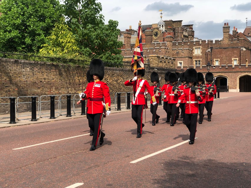 Buckingham Palace Visit and Changing of the Guard Tour - Entering Buckingham Palace’s State Rooms