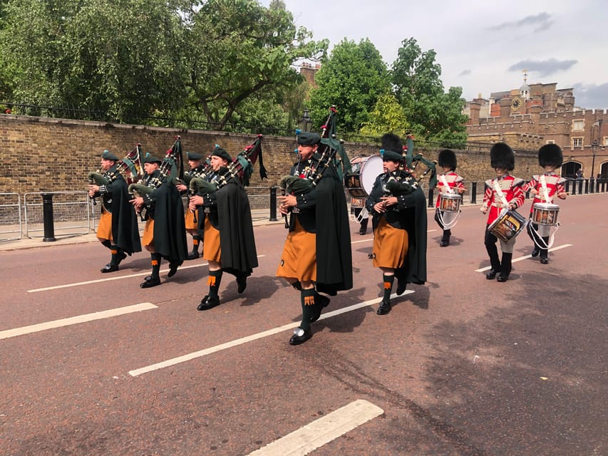 Buckingham Palace Visit and Changing of the Guard Tour - Who will enjoy this experience most?
