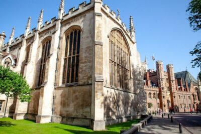 2-Hour Private University Walking Tour