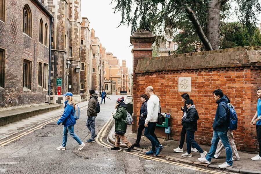 Cambridge: Alumni-Led Walking Tour w/ King's College Option - Starting at King’s Parade