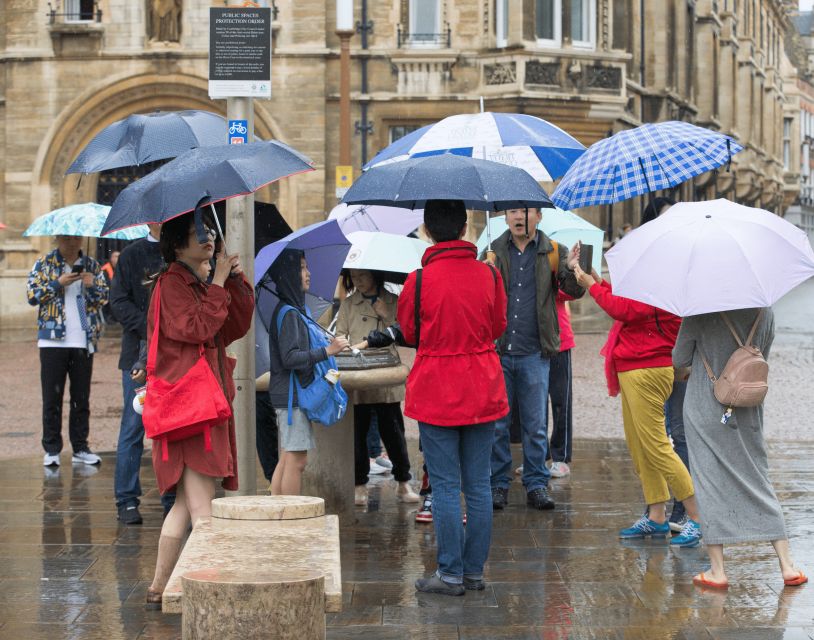 Cambridge: Chinese University Student-Guided Walking Tour - Finding the blue bicycle at the start