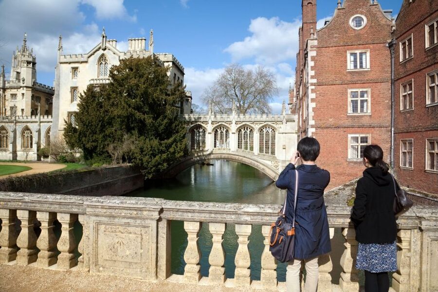 Cambridge: Chinese University Student-Guided Walking Tour - The Eagle Pub and Cambridge science stories