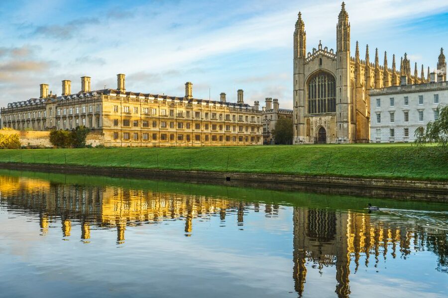 Cambridge: Guided River Cam Punting Tour - Newton, Prince Charles, and Cambridge traditions