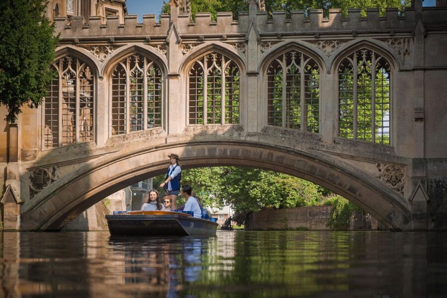 Cambridge: Guided Shared River Punting Tour - Under the Bridge of Sighs at St John’s