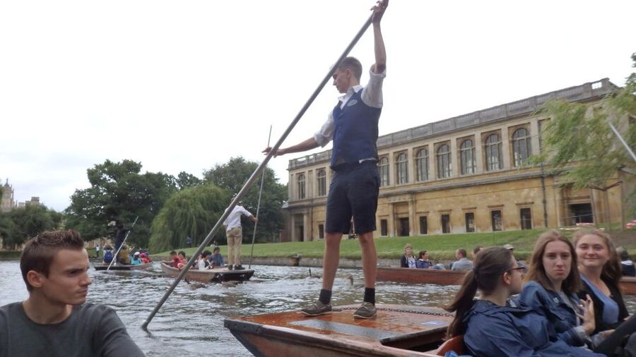 Cambridge: Punting Tour on the River Cam - The guides make or break the experience