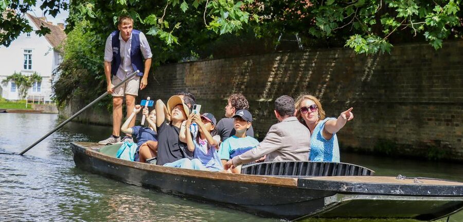 Cambridge: Shared Chauffeured Punting Tour - Practical tips for a better ride