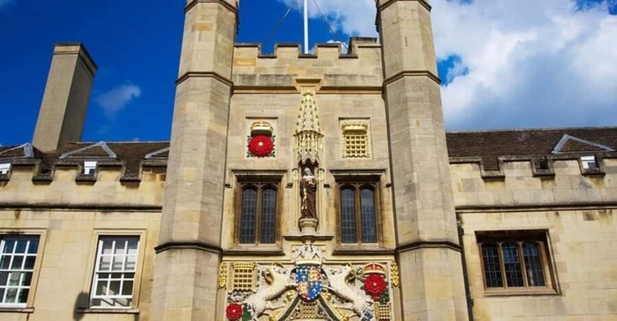 Cambridge: Sightseeing Walking Tour with a Local Guide - Gardens and quieter city corners