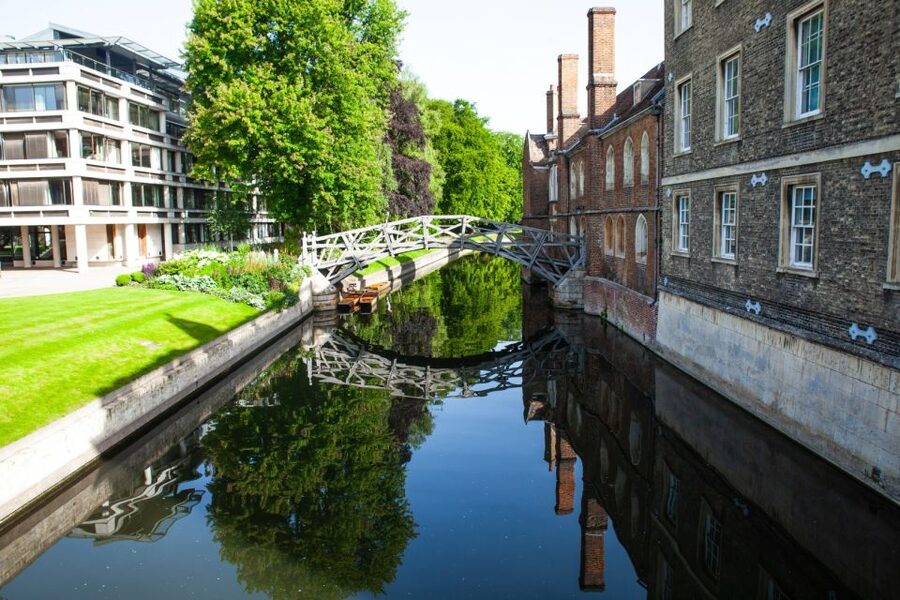Cambridge: University Alumni Tour with Kings College Option - Entering King’s College Chapel