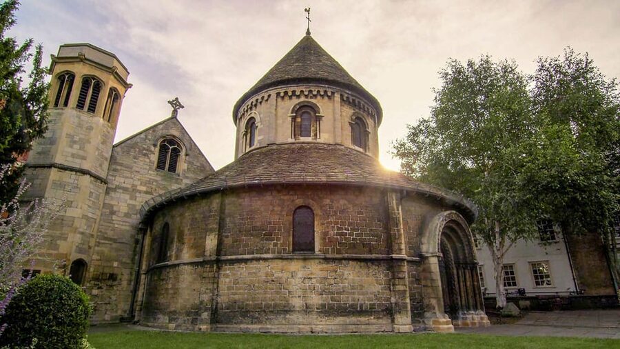 Cambridge: University Walking Tour - Starting inside Cambridge’s Round Church