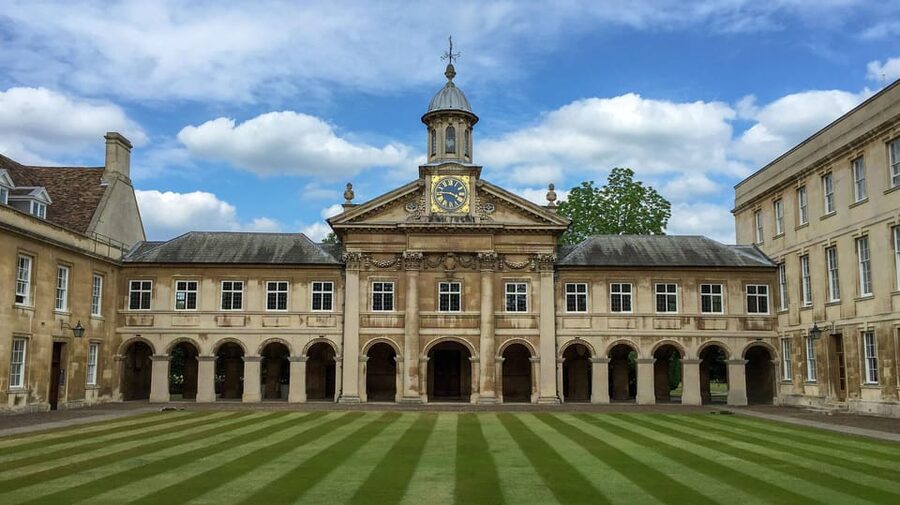 Cambridge: University Walking Tour - Cambridge explained through a few big ideas
