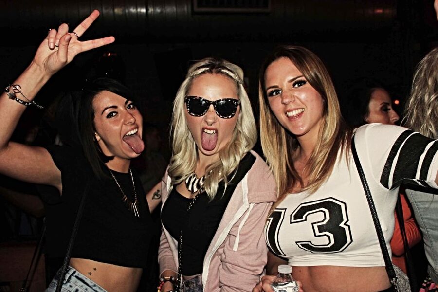 Camden Pub Crawl & Bar Tour London - The first four venues: free shots and changing Camden character