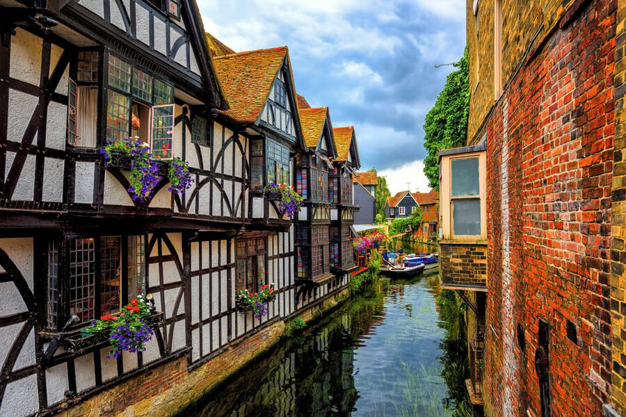Canterbury: Walking Tour with Green Badge Guide - Green Badge guides make the difference