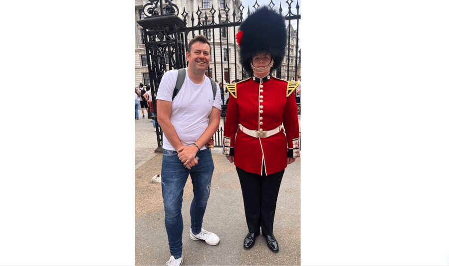 Changing of the Guard at Buckingham Palace - Why This Changing of the Guard Tour Works