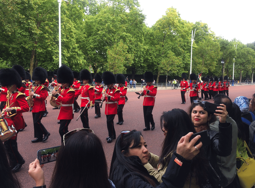 Changing of the Guard at Buckingham Palace - St James’s Palace and the Finish