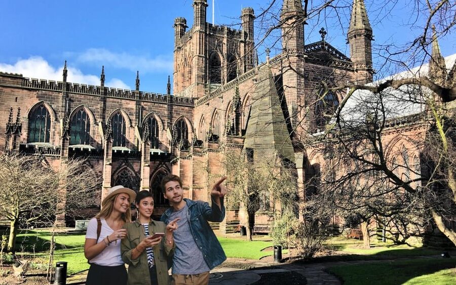 Chester: City Walking Tour & Exploration Game - Starting at Chester Town Hall