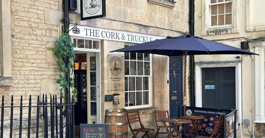 City of Bath: British Wine and Cheese Tasting Experience - Three British cheeses and plenty of accompaniments