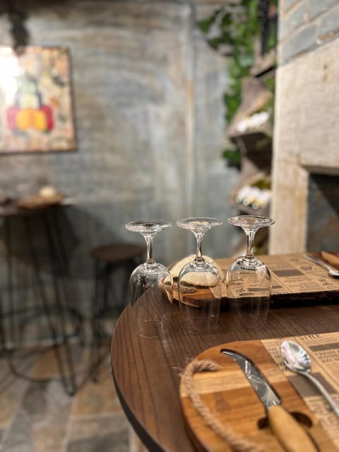 City of Bath: British Wine and Cheese Tasting Experience - A relaxed format with useful guidance