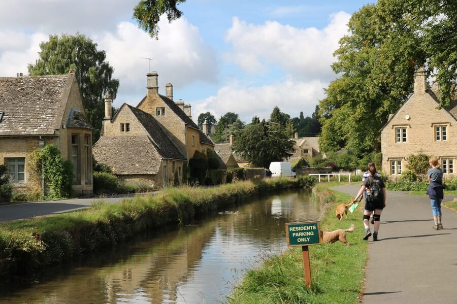 Classic Cotswolds: Online Road Trip Travel Guide - Country estates: Blenheim, Highgrove, and Snowshill