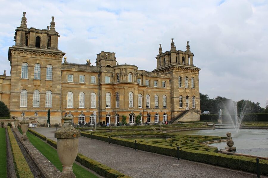 Classic Cotswolds: Online Road Trip Travel Guide - Ancient sites, walks, trains, and Cheltenham